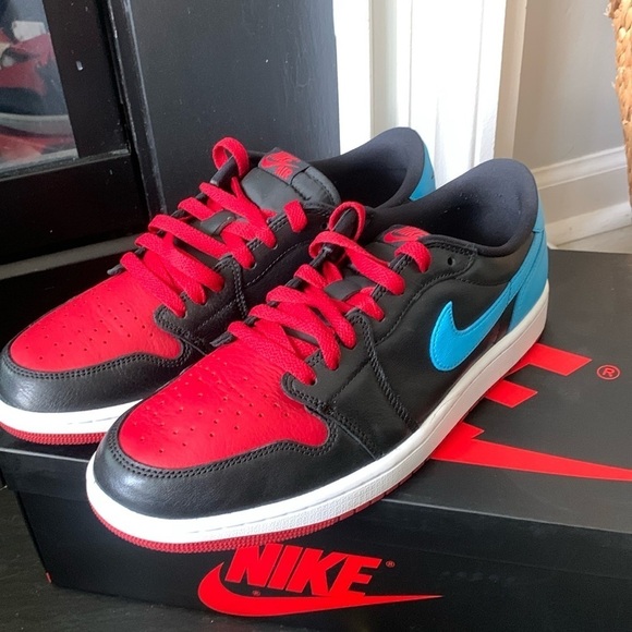 Jordan‎ 1 Retro Low OG UNC to Chicago Sneakers - Picture 1 of 8